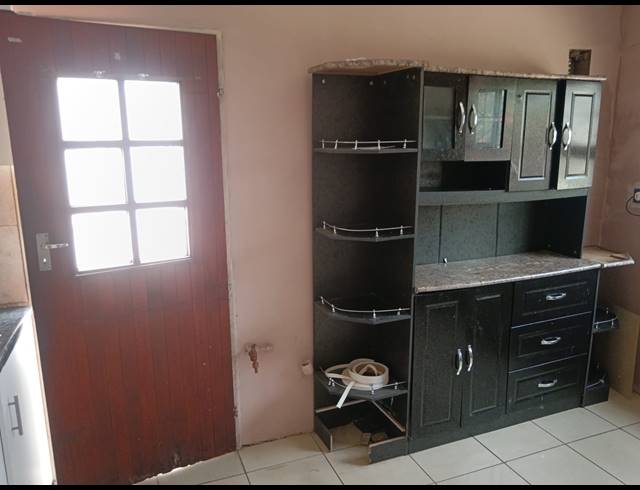 3 BEDROOM FREESTANDING TO LET IN WOODVIEW